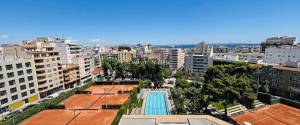 GERÄUMIGE UND RENOVIERTE WOHNUNG MIT EXKLUSIVEM BLICK AUF DEN PALMA SPORT & TENNIS CLUB
