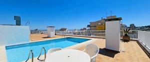 GERÄUMIGE UND RENOVIERTE WOHNUNG MIT EXKLUSIVEM BLICK AUF DEN PALMA SPORT & TENNIS CLUB
