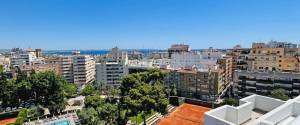 GERÄUMIGE UND RENOVIERTE WOHNUNG MIT EXKLUSIVEM BLICK AUF DEN PALMA SPORT & TENNIS CLUB