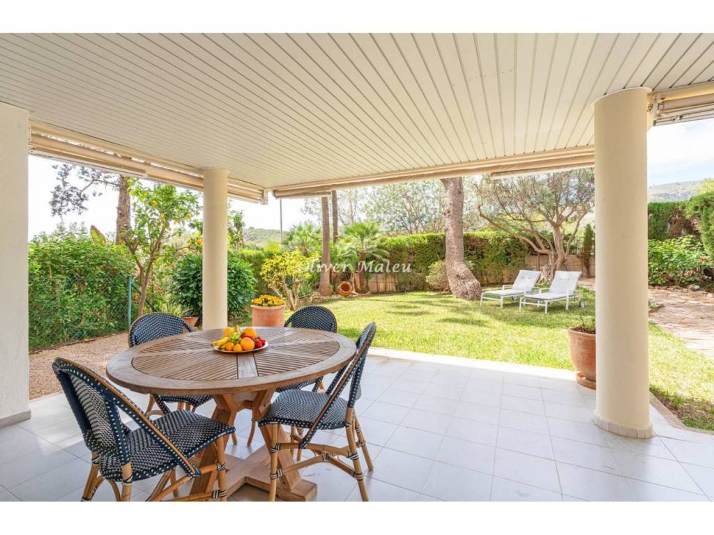 GRAN PLANTA BAJA CON JARDÍN PRIVADO JUNTO AL CAMPO DE GOLF