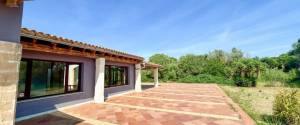 CASA CON CUADRAS DE CABALLOS EN PARCELA DE 15.000m² EN CA'N PICAFORT