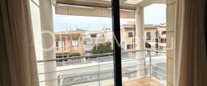 GRAN CHALET ADOSADO DE 4 DORMITORIOS CON PISCINA Y GARAJE