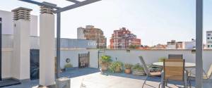 CENTRALLY LOCATED PENTHOUSE APARTMENT WITH LARGE ROOF TERRACE