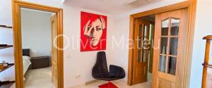 LARGE FOUR-BEDROOM APARTMENT WITH SEA VIEWS ON THE WATERFRONT