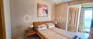 LARGE FOUR-BEDROOM APARTMENT WITH SEA VIEWS ON THE WATERFRONT