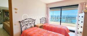 LARGE FOUR-BEDROOM APARTMENT WITH SEA VIEWS ON THE WATERFRONT