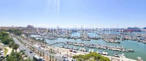LARGE FOUR-BEDROOM APARTMENT WITH SEA VIEWS ON THE WATERFRONT
