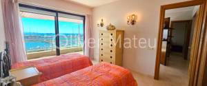 LARGE FOUR-BEDROOM APARTMENT WITH SEA VIEWS ON THE WATERFRONT