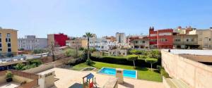 SEMINUEVO PISO EN URBANIZACIÓN PRIVADA CON PISCINA Y PLAZA DE PARKING