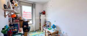 WOHNUNG IN PRIVATER WOHNANLAGE MIT POOL UND PARKPLATZ