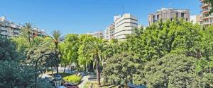 PISO CÉNTRICO PARA RENOVAR CON PLAZA DE PARKING