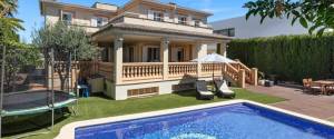 VILLA WITH POOL IN SON PUIG