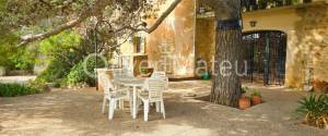 LARGE RUSTIC HOUSE WITH POOL AND GARAGE IN ESTABLIMENTS