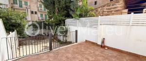 APARTAMENTO CON PATIO EN EL TERRENO
