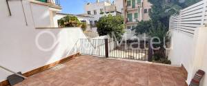 APARTAMENTO CON PATIO EN EL TERRENO