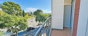 RESIDENTIAL APARTMENT WITH 2 PARKING SPACES