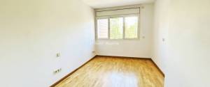 RESIDENTIAL APARTMENT WITH 2 PARKING SPACES