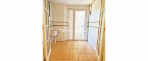RESIDENTIAL APARTMENT WITH 2 PARKING SPACES