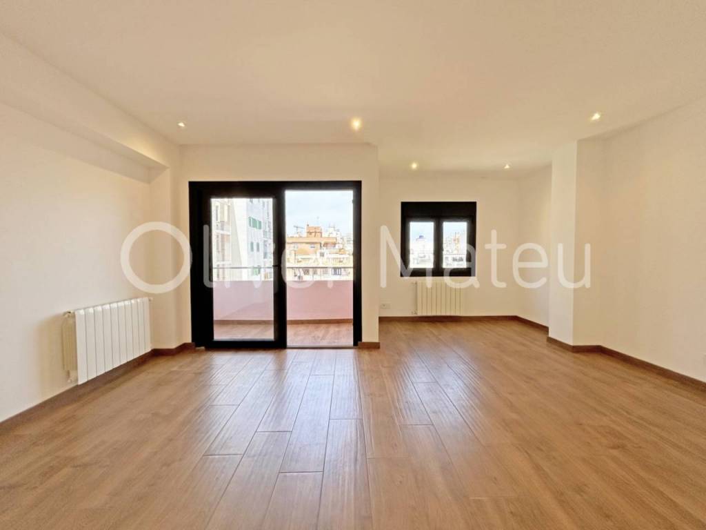 VOLLSTÄNDIG RENOVIERTE WOHNUNG, EINZUGSBEREIT