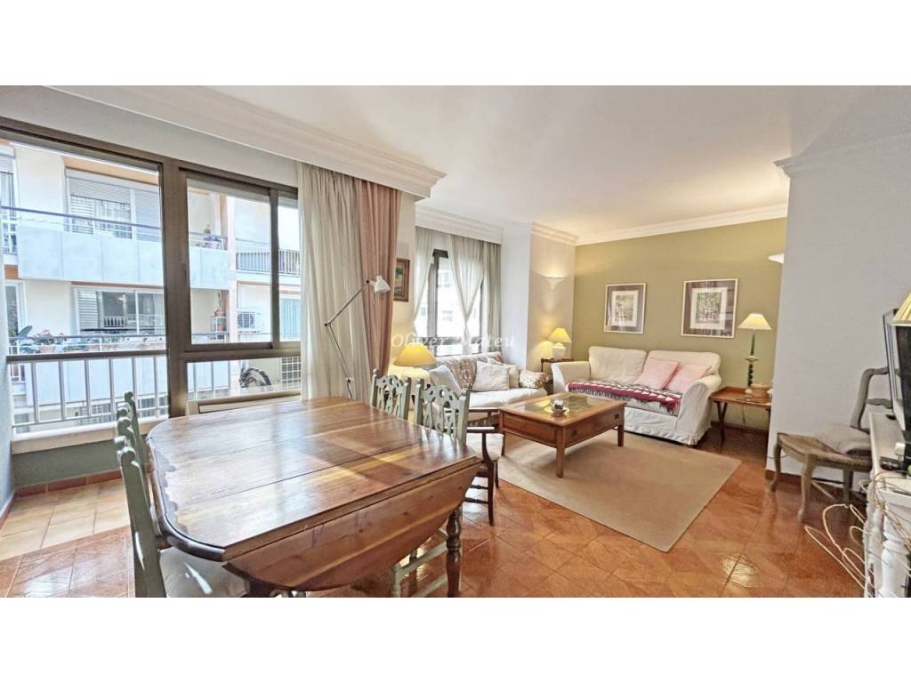 APARTAMENTO AMPLIO EN UBICACIÓN PRIVILEGIADA DE PALMA