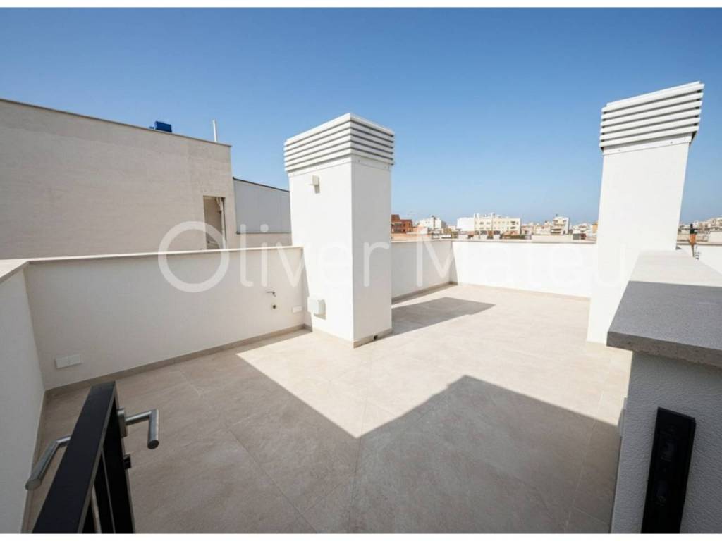 NEW PROJECT. FLAT WITH PRIVATE 20 m2 ROOF TERRACE