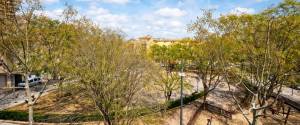 Piso luminoso con vistas al parque · 3 dormitorios · Edificio con ascensor (2007)