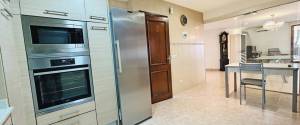 LARGE 4-BEDROOM APARTMENT WITH TERRACE IN PALMA CENTER