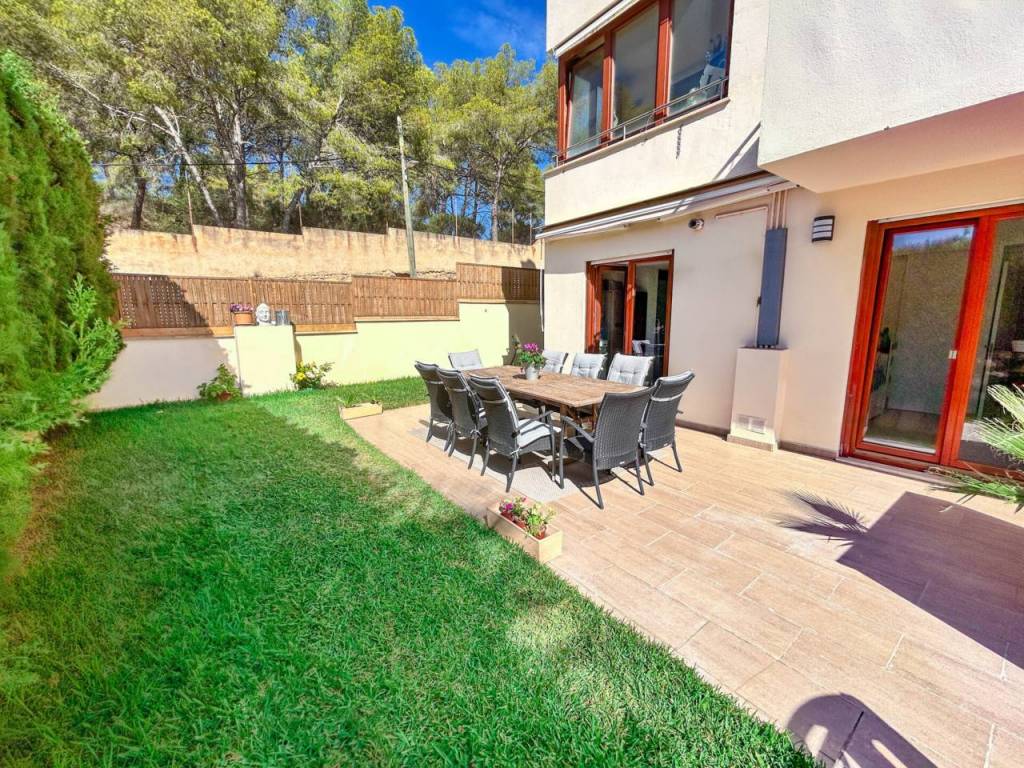 GROUND FLOOR FLAT WITH TERRACE, GARDEN AND PARKING