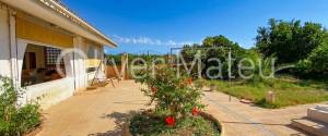 VILLAGE HOUSE WITH GARDEN, POOL AND GARAGE