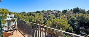 SEMI-DETACHED HOUSE STEPS AWAY FROM THE BEACH IN PORTALS NOUS