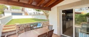 House in Genova with sea view, pool and spacious garage