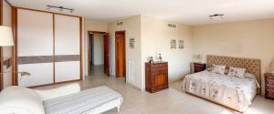 House in Genova with sea view, pool and spacious garage