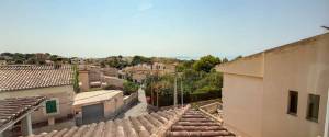 House in Genova with sea view, pool and spacious garage
