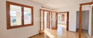 GERÄUMIGE WOHNUNG MIT GARAGE UND TERRASSE NUR WENIGE METER VOM MEER ENTFERNT
