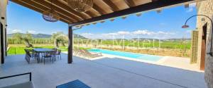 EINFAMILIENHAUS MIT POOL, GARTEN UND GARAGE