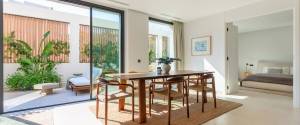 GROßZÜGIGE UND ELEGANTE ERDGESCHOSS-WOHNUNG MIT PRIVATER TERRASSE IN SON ARMADAMS