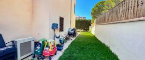 ERDGESCHOSS-WOHNUNG MIT TERRASSE, GARTEN UND PARKPLATZ