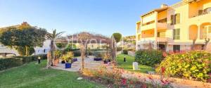 PLANTA BAJA CON TERRAZA, PISCINAS COMUNITARIAS, GIMNASIO Y PARKING