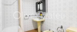LUMINOSO PISO EN VENTA CON PARKING Y GRANDES POSIBILIDADES EN SON ARMADANS
