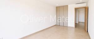 CHALET ADOSADO  CON ASCENSOR, TERRAZA ,  JARDÍN, GARAJE Y VISTAS DESPAJADAS AL CAMPO