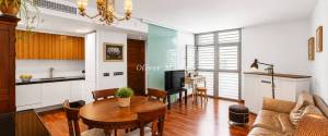 EXCLUSIVO CHALET ADOSADO CON PISCINA EN SON ESPANYOLET