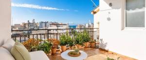 REFURBISHED PENTHOUSE WITH TERRACE NEXT TO PASEO MALLORCA