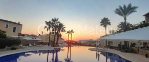 PLANTA BAJA CON TERRAZA, PISCINAS COMUNITARIAS, GIMNASIO Y PARKING