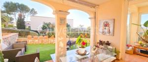PLANTA BAJA CON TERRAZA, PISCINAS COMUNITARIAS, GIMNASIO Y PARKING