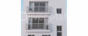 PLANTA BAJA CON TERRAZA Y JARDÍN A ESTRENAR