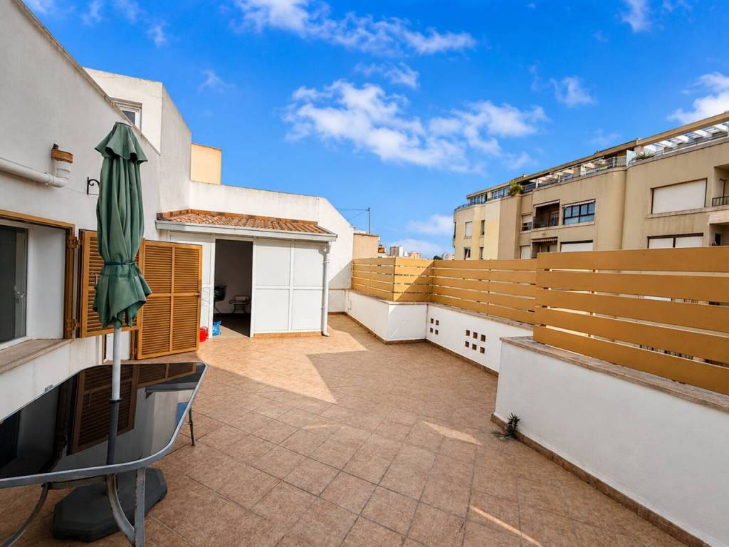 Amplio piso con apartamento de invitados y gran terraza en Son Espanyolet, Palma