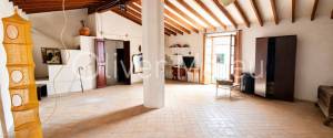 SE VENDE CASA MALLORQUINA CON PROYECTO   A REFORMAR CON GARAJE  EN COSTITX