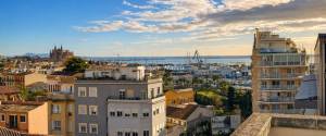 SPACIOUS HOME WITH GREAT POTENTIAL IN SON ARMADANS, 100 M FROM THE PROMENADE