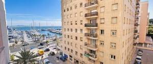 APARTMENT ON THE SEAFRONT WITH SEA VIEWS