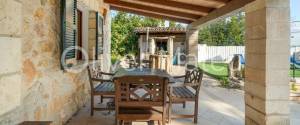 RUSTIC HOUSE ON COUNTRY ESTATE WITH HOLIDAY LICENSE, GARDEN, POOL, AND GUEST HOUSE